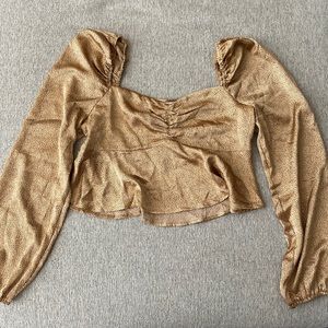 Long Sleeve cropped spotted blouse